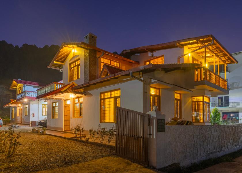 Uttarakhand Bhimtal Hotel Exterior