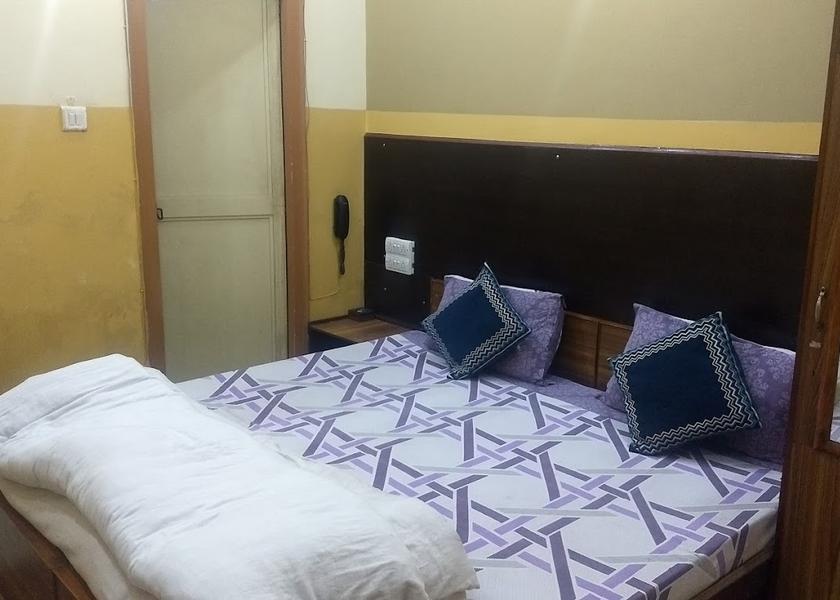 Uttar Pradesh Bareilly Standard Single Air Cooled Room