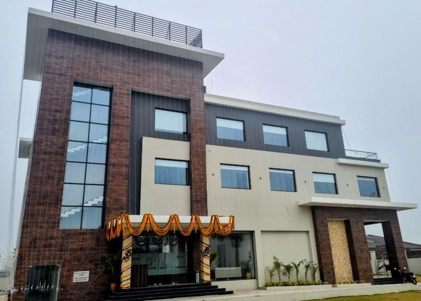 Punjab Patiala Hotel Exterior