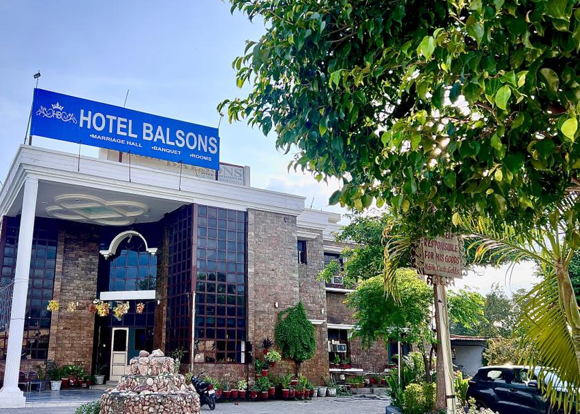 Punjab Patiala Hotel Exterior