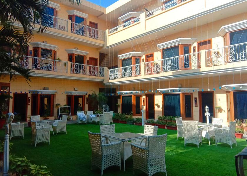 Punjab Patiala Hotel Exterior