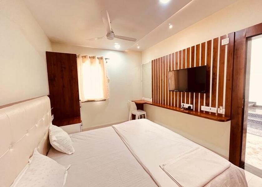 Madhya Pradesh Damoh Non AC Room