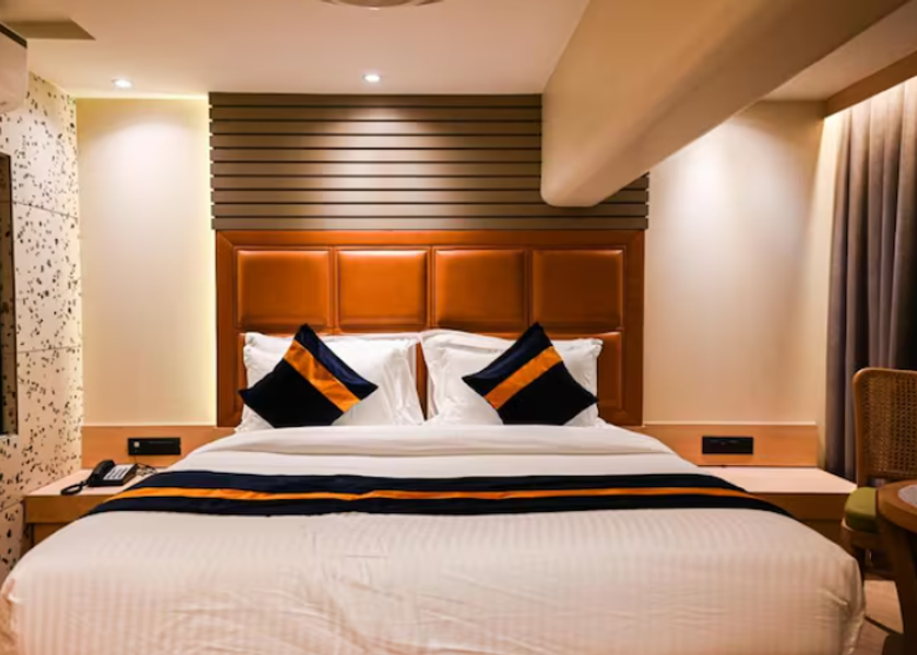 Maharashtra Thane Deluxe AC Room
