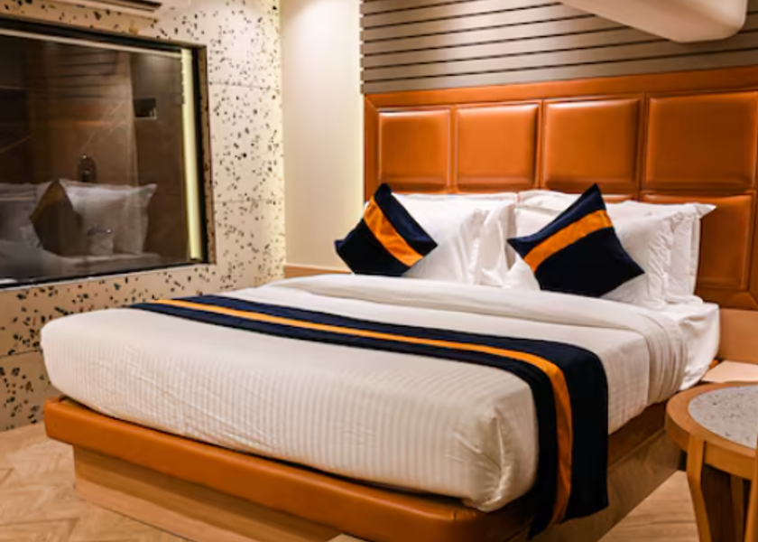 Maharashtra Thane Deluxe AC Room