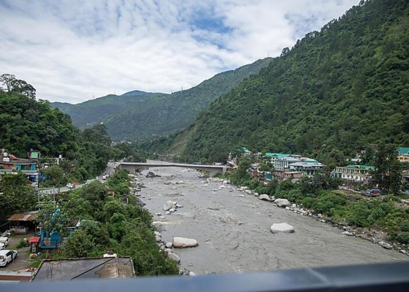 Himachal Pradesh Chamba Room with balcony