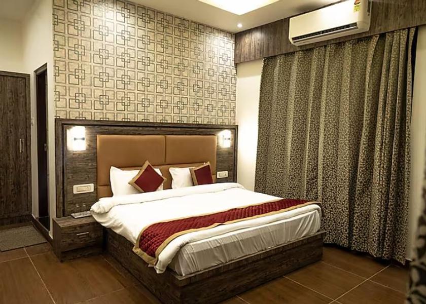 Himachal Pradesh Chamba Room with balcony