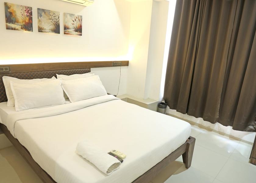 Gujarat Surat Deluxe Room