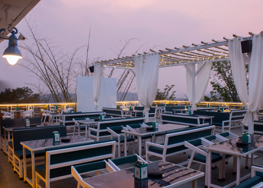 Maharashtra Pune Food & Dining