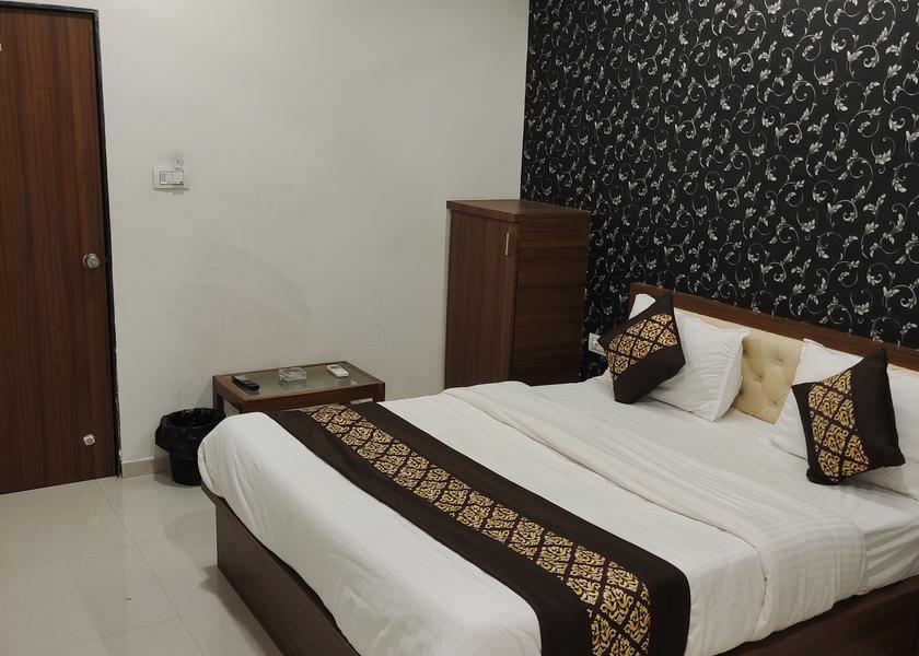 Gujarat Junagadh Standard Room
