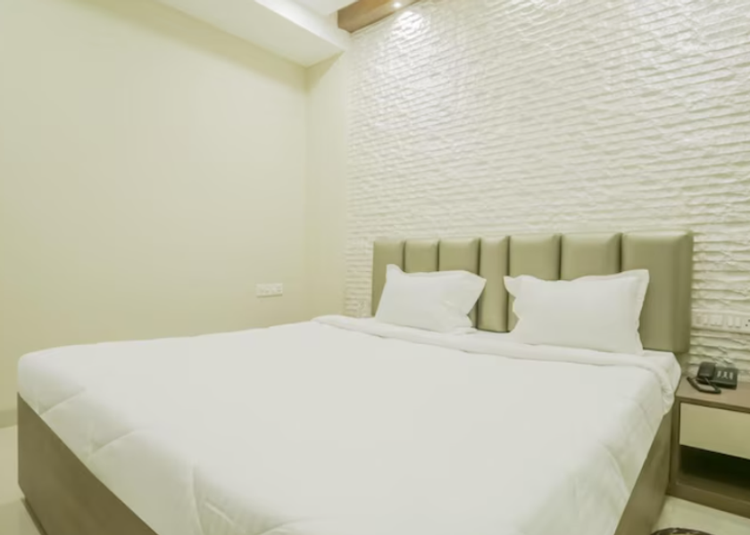 Maharashtra Nagpur deluxe room