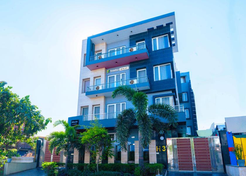 Uttar Pradesh Noida Facade