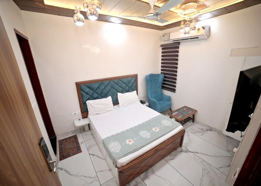 Haryana Bhiwani Deluxe Room
