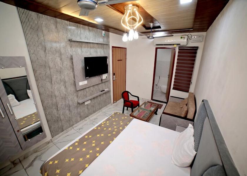 Haryana Bhiwani Super Deluxe Room