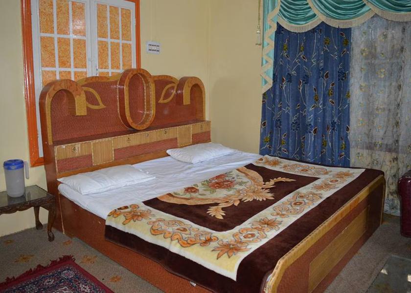 Jammu and Kashmir Srinagar BUDGET ROOM