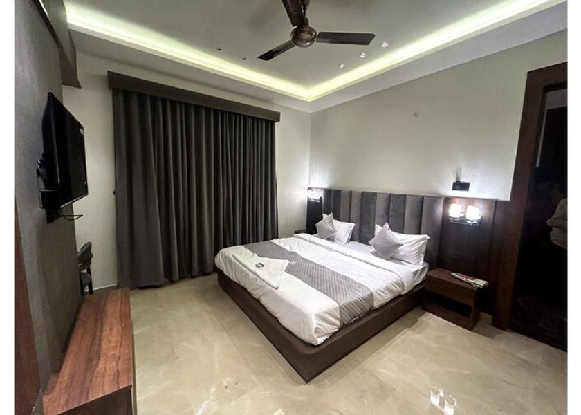 Uttar Pradesh Kanpur Premium Room
