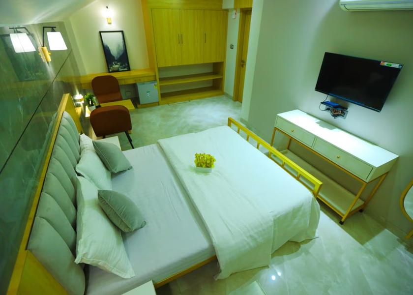 Maharashtra Baramati Executive AC Room