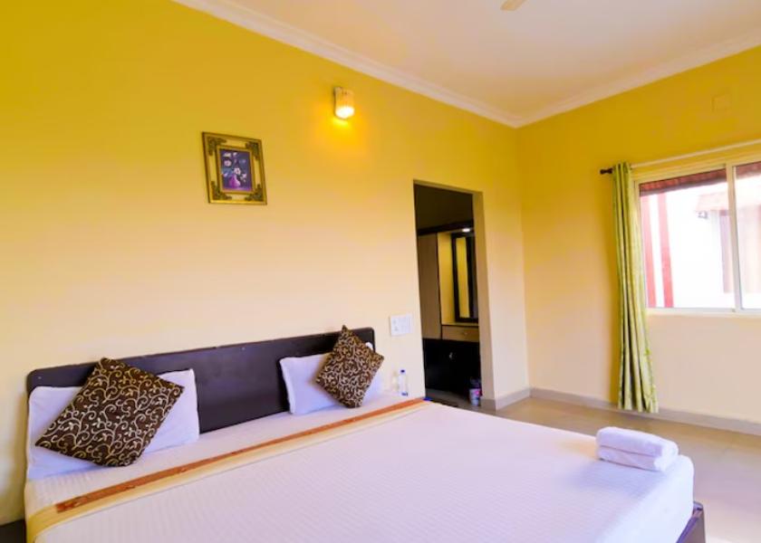 Kerala Munnar Super Deluxe Room with Private Balcony