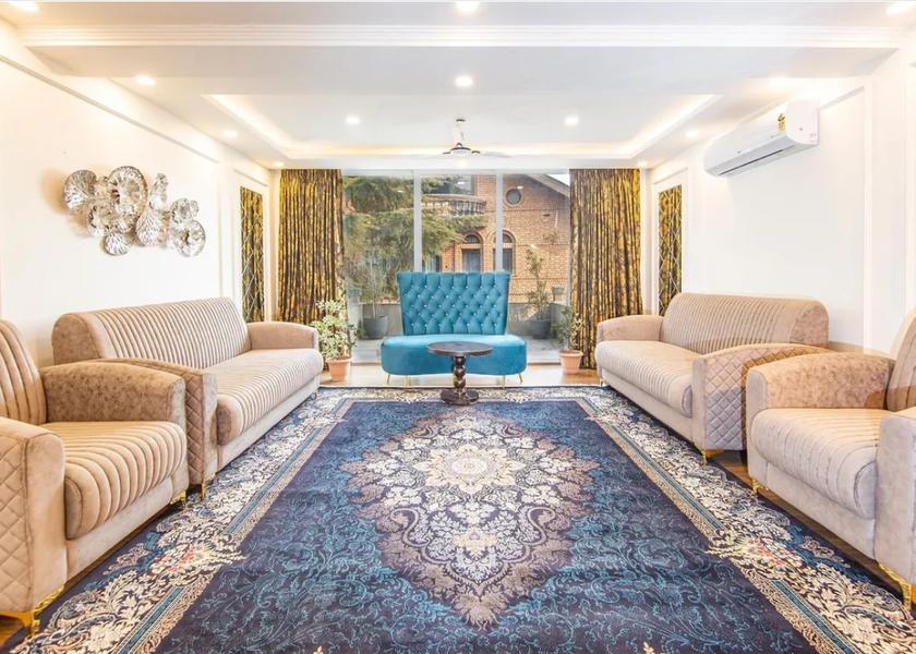 Executive Lounge