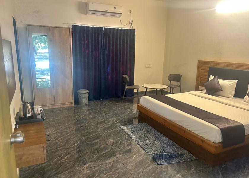 Gujarat Junagadh Deluxe Room