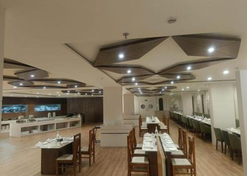 Gujarat Vadodara Food & Dining