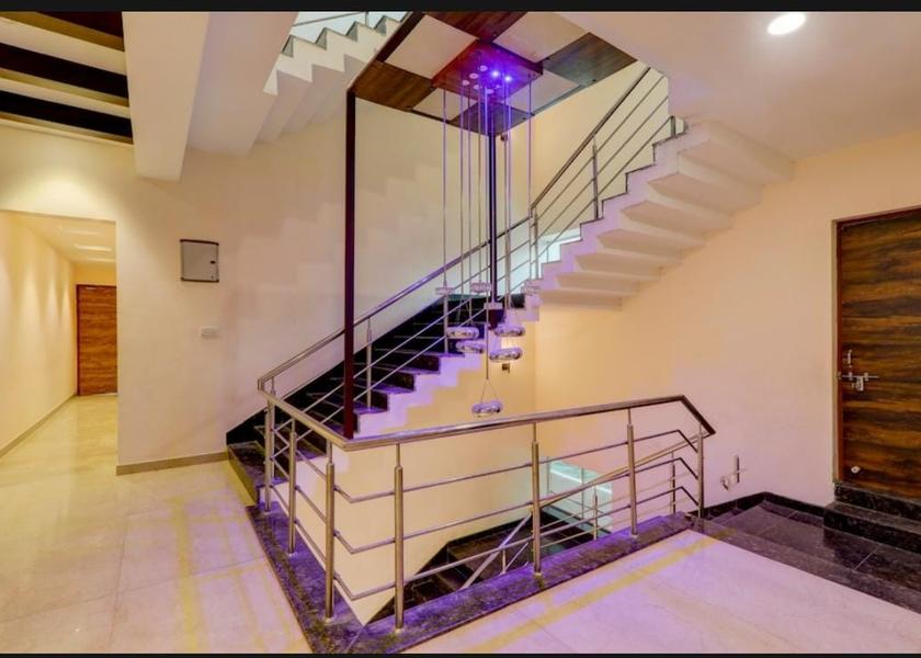 Uttar Pradesh Lucknow Public Areas