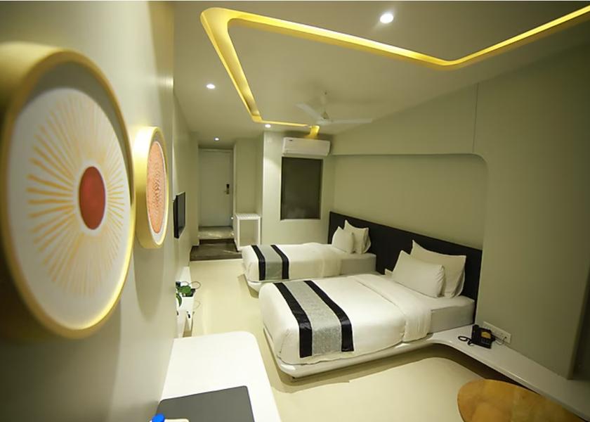Maharashtra Latur Deluxe Room twin bed