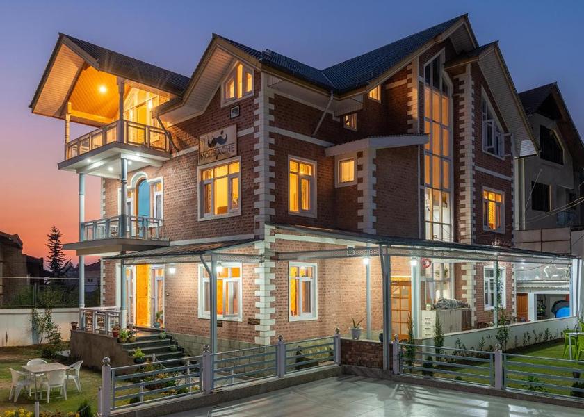 Jammu and Kashmir Srinagar Hotel Exterior
