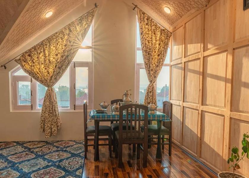 Jammu and Kashmir Srinagar Presidential Suite