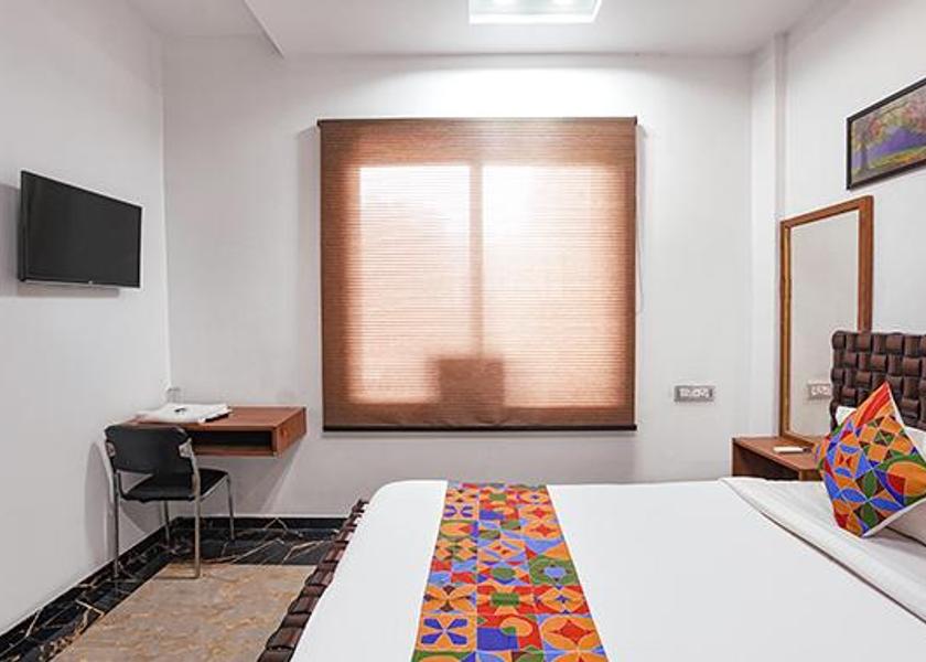 Uttar Pradesh Varanasi Deluxe Room