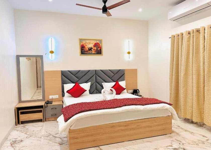 Maharashtra Kalyan Deluxe Suit Room