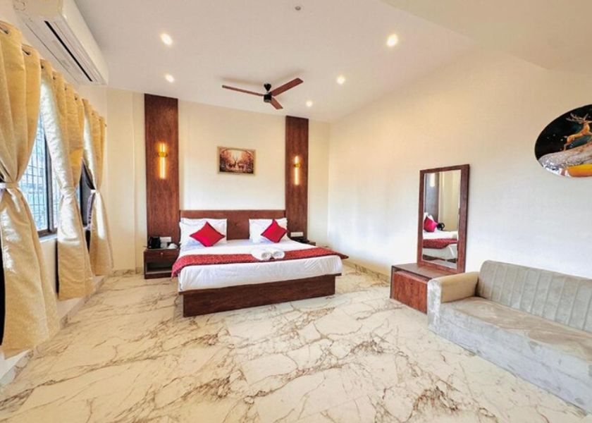 Maharashtra Kalyan Deluxe Suit Room
