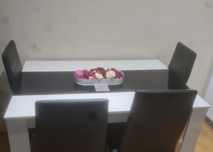 England Romford Dining Area