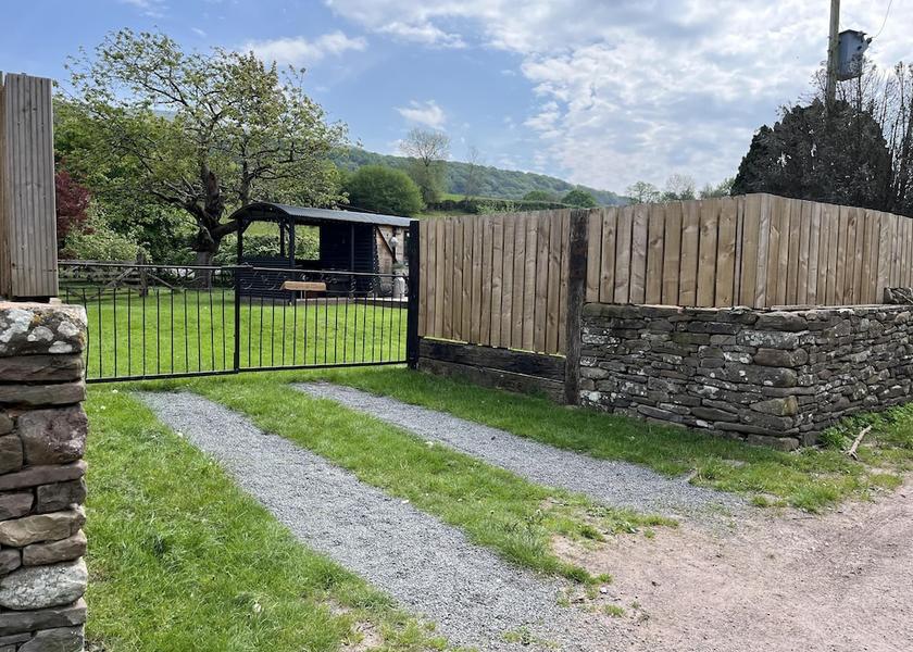 Wales Crickhowell Property Grounds