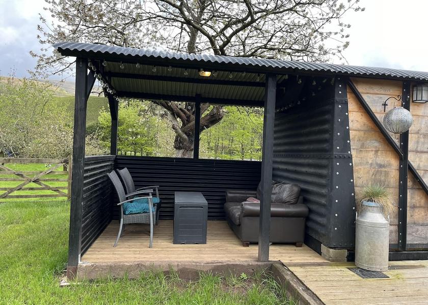 Wales Crickhowell Property Grounds