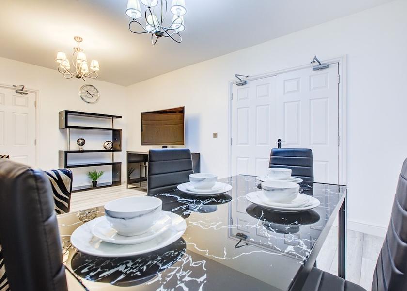 England Romford Dining Area