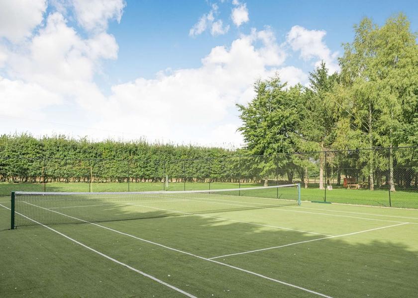 England Halstead Sport Court