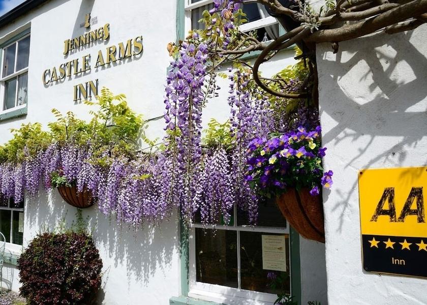 England Bedale Exterior Detail