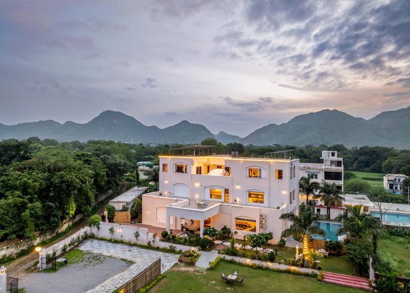 Rajasthan Udaipur Hotel Exterior
