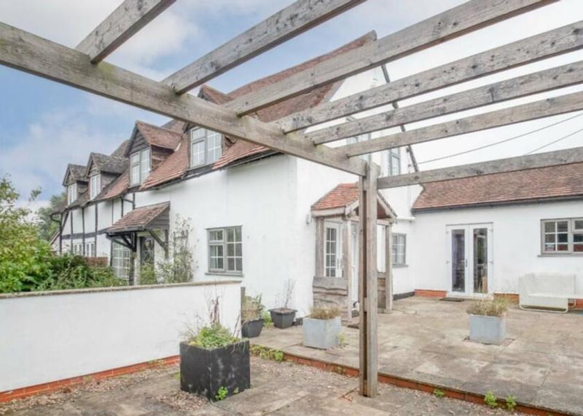 England Redditch Exterior Detail