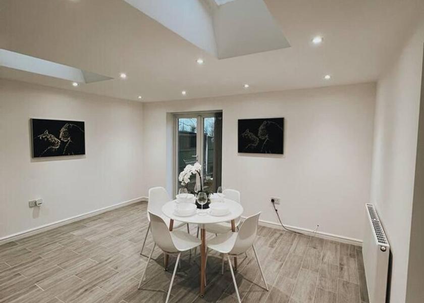 England Oldbury Dining Area