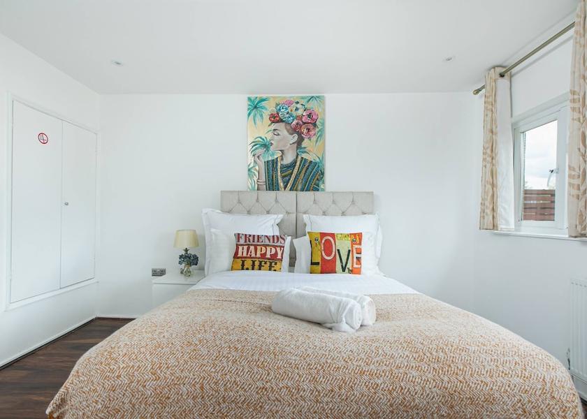 England Hatfield Primary image