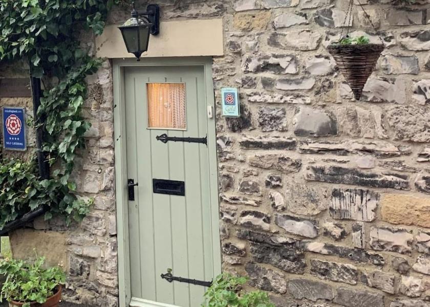 England Bakewell Exterior Detail