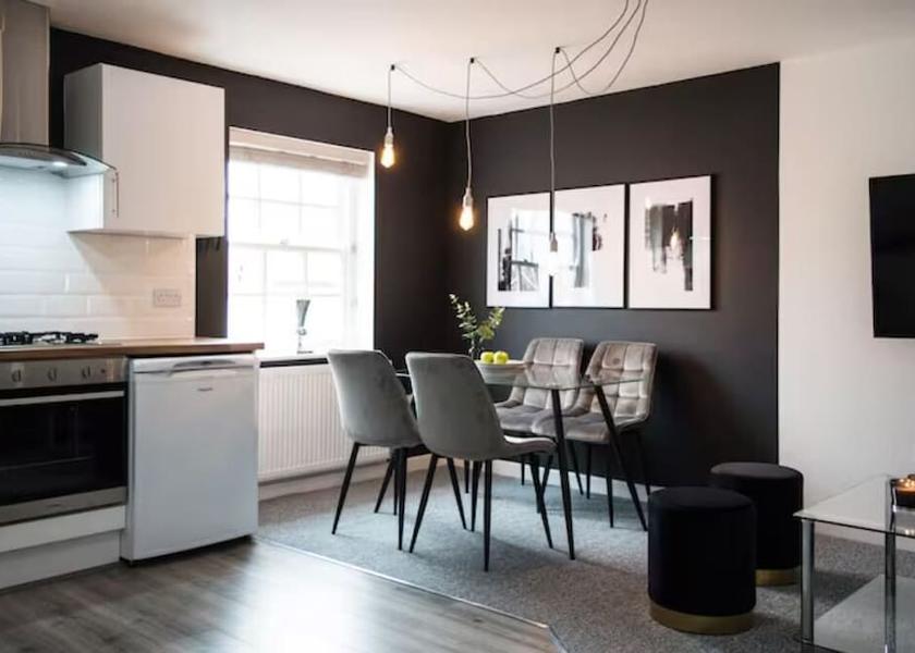 England Royal Leamington Spa In-Room Dining