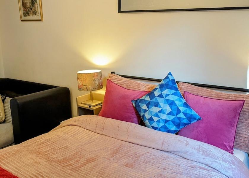 England South Croydon Room