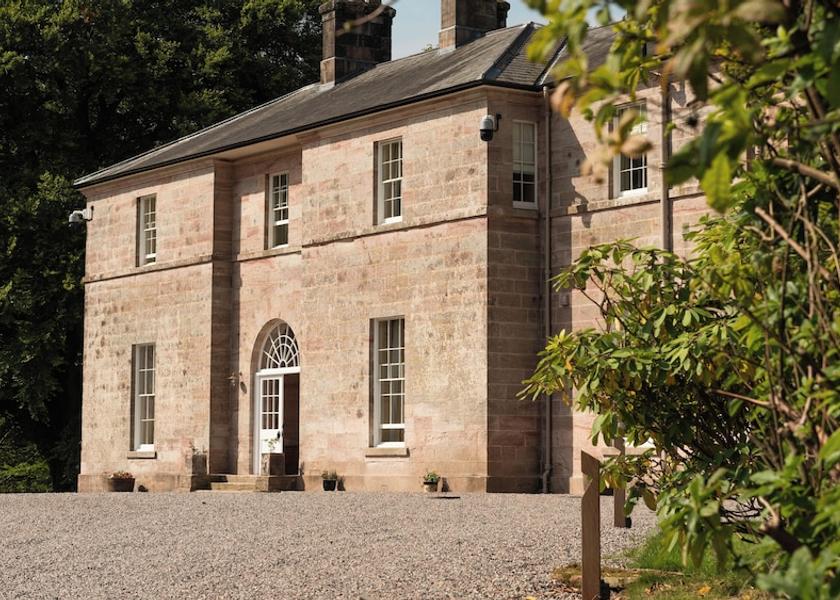 Scotland Thornhill Facade