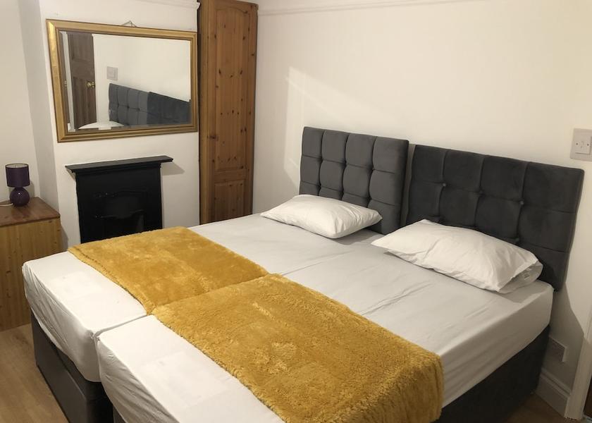 England Uxbridge Room