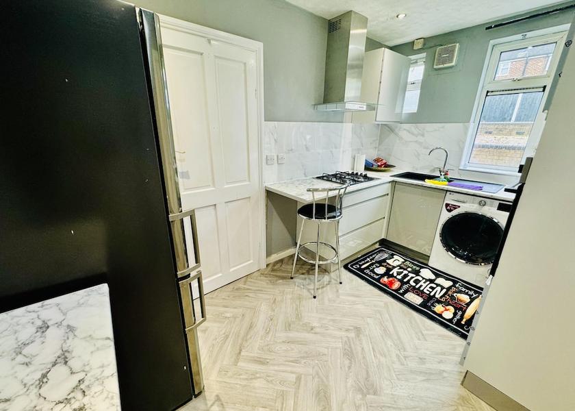 England Stourbridge Kitchen