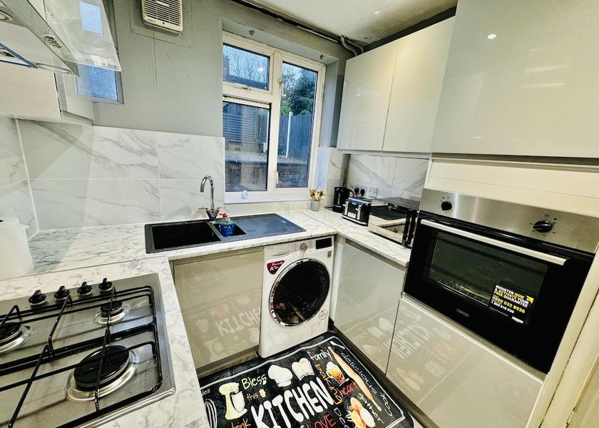 England Stourbridge Kitchen