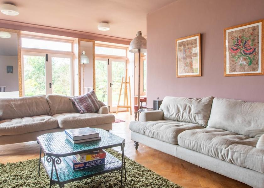 England East Grinstead Room