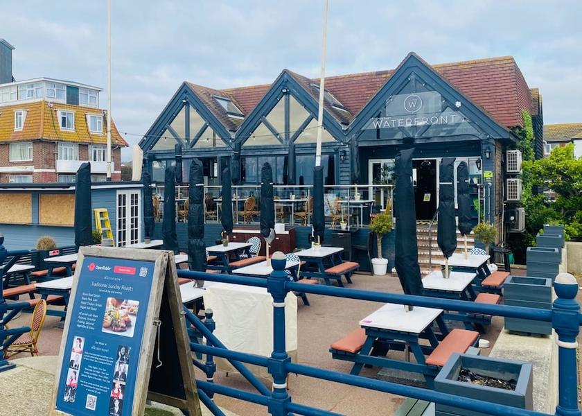England Hythe Outdoor Dining